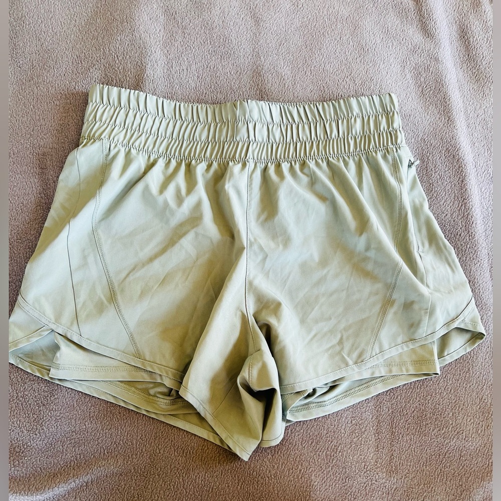 Women’s Avia Athetic Shorts.  Pale Green.  Size M
